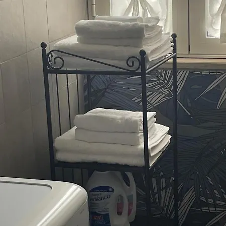 Casa Gaia A 2 Passi Dalla Metro A E C Appartement